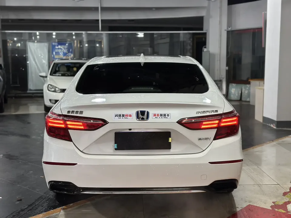 Honda Inspire 2022 Insignia Hybrid 2.0L Pure Elegant Edition 2022 — миниатюра 2