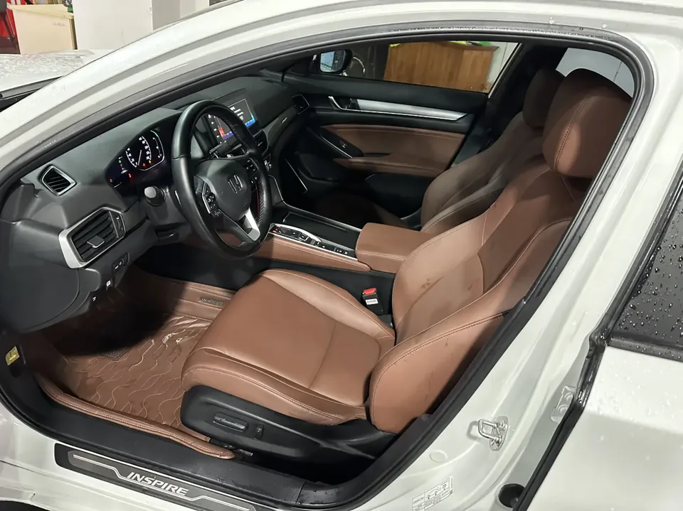 Honda Inspire 2022 Insignia Hybrid 2.0L Pure Elegant Edition 2022 — миниатюра 3