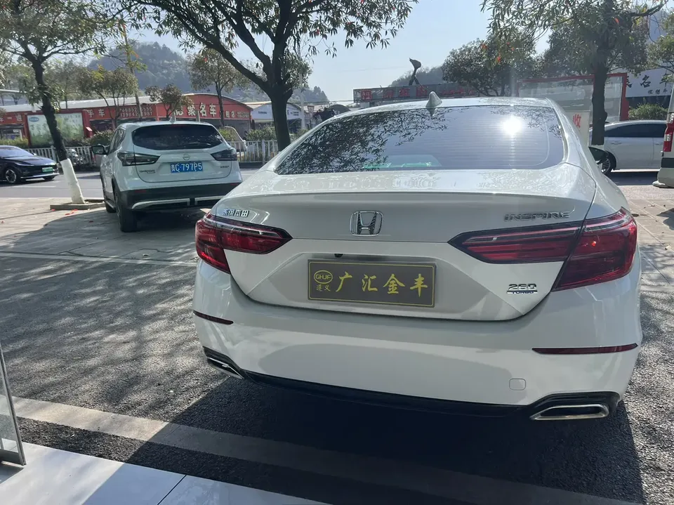 Honda Inspire 2022 Insignia 260TURBO Elegant Edition 2022 — миниатюра 2