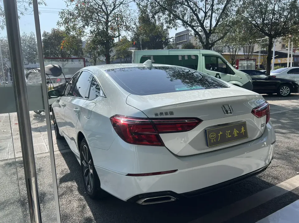 Honda Inspire 2022 Insignia 260TURBO Elegant Edition 2022 — миниатюра 4
