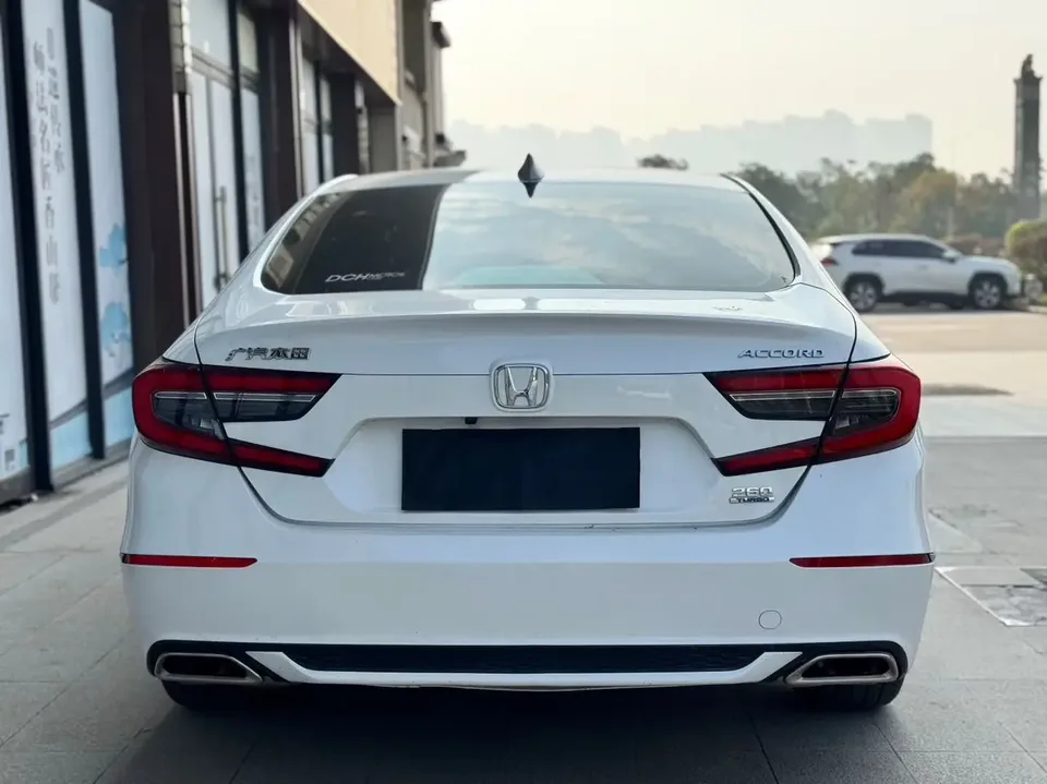 Honda Accord Accord 2022 260TURBO Deluxe Edition 2023 — миниатюра 2