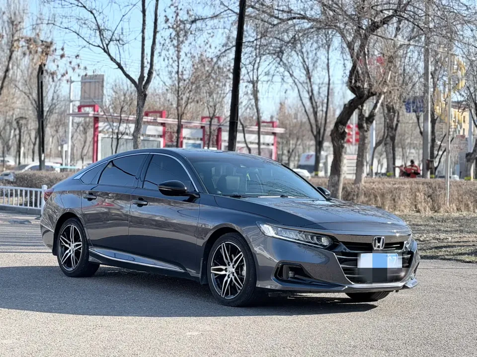 Honda Accord 2022 Accord 260TURBO Fantasy Night Premium Edition 2022 — миниатюра 3