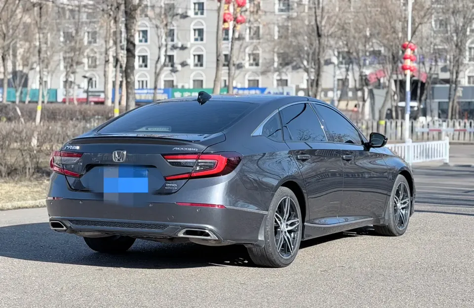 Honda Accord 2022 Accord 260TURBO Fantasy Night Premium Edition 2022 — миниатюра 5