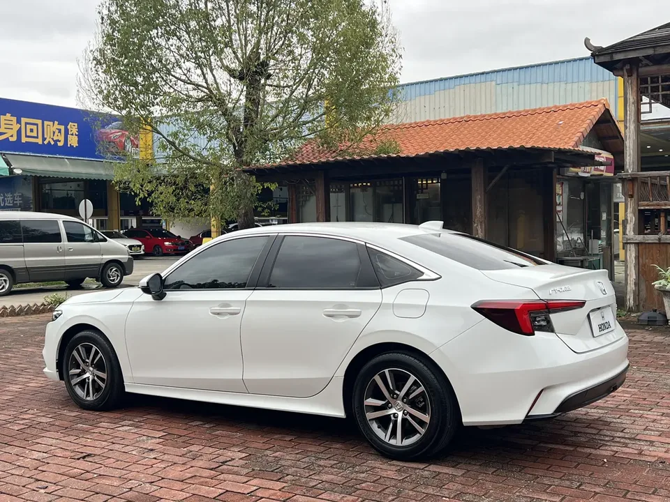 Honda Integra Style 2023 240TURBO CVT Tech Edition 2024 — thumbnail 3