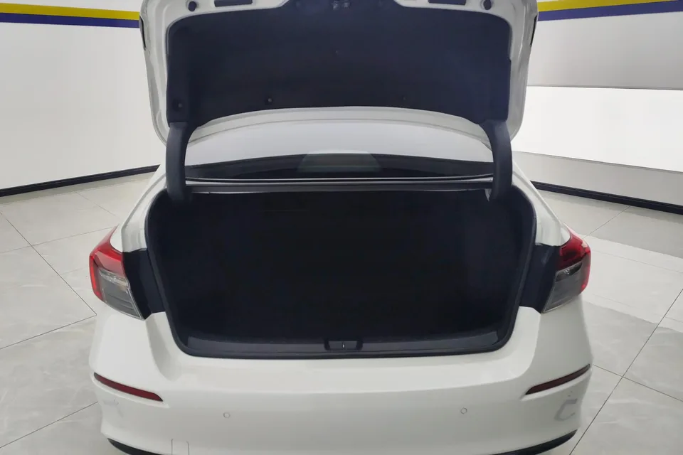 Honda CIVIC 2022 Civic 240TURBO CVT Dynamic Edition 2023 — миниатюра 5