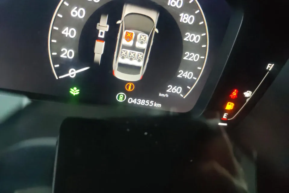 Honda CIVIC 2022 Civic 240TURBO CVT Power Control Edition 2022 — миниатюра 4