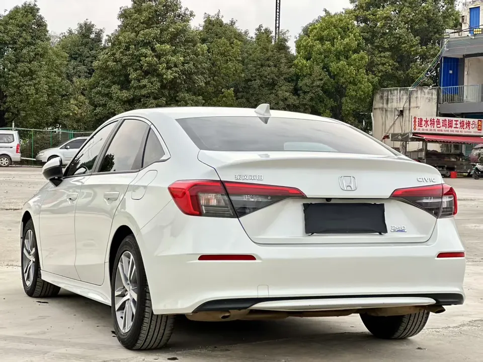 Honda CIVIC 2022 Civic 240TURBO CVT Dynamic Edition 2022 — миниатюра 4