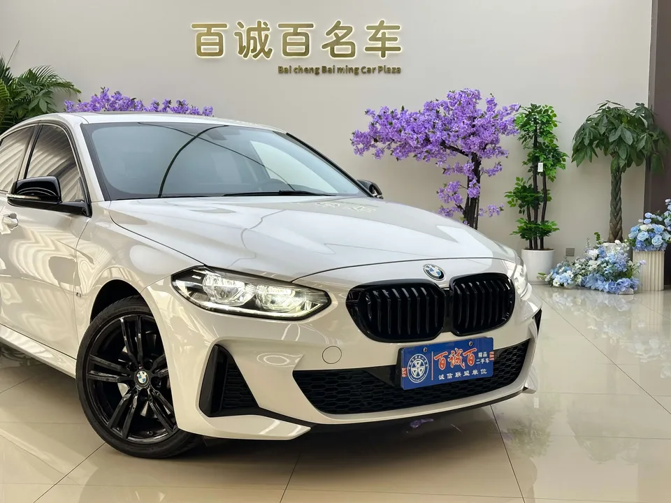 BMW 1 Series BMW 1 Series 2023 125i M Sport Night Edition 2023 — thumbnail 3