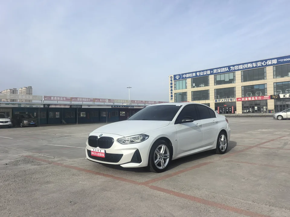 BMW 1 Series facelift 120i M Sport Night Edition 2022 — фото 1, купить с доставкой в Москву