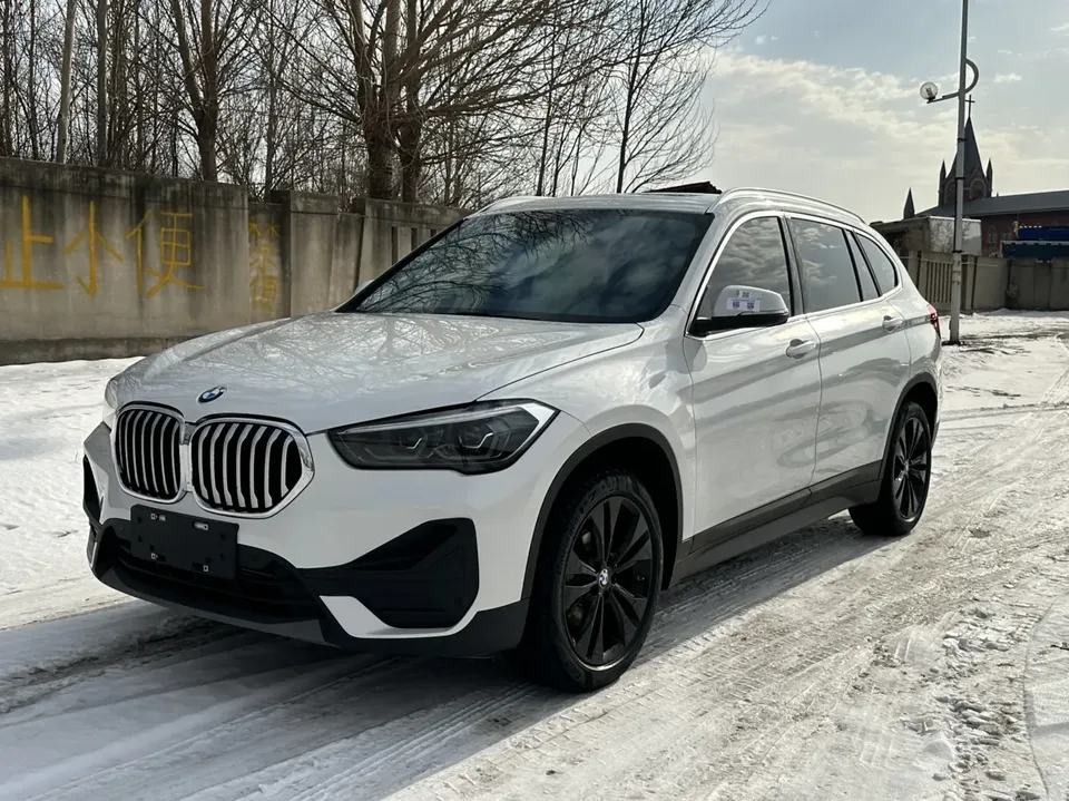 BMW X1 BMW X1 2022 sDrive20Li Fashion Edition 2022 — фото 1, купить с доставкой в Москву