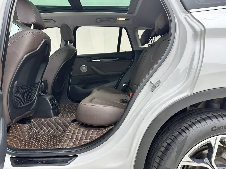 BMW X1 facelift sDrive25Li Leading Edition 2022 — миниатюра 5