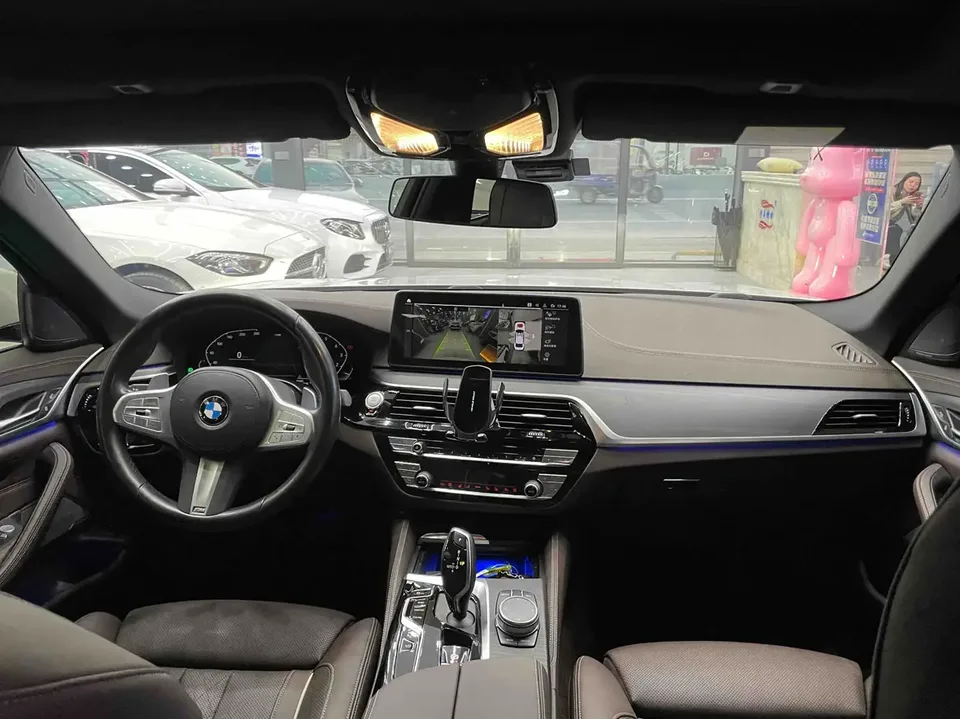 BMW 5 Series 5 Series 2022 third facelift 530Li exclusive M sports package 2023 — thumbnail 3