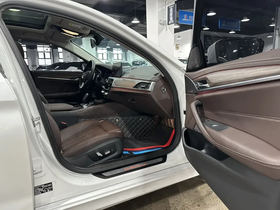 BMW 5 Series 5 Series 2022 BMW 5 Series 2022 530Li xDrive Luxury Package 2023 — thumbnail 3