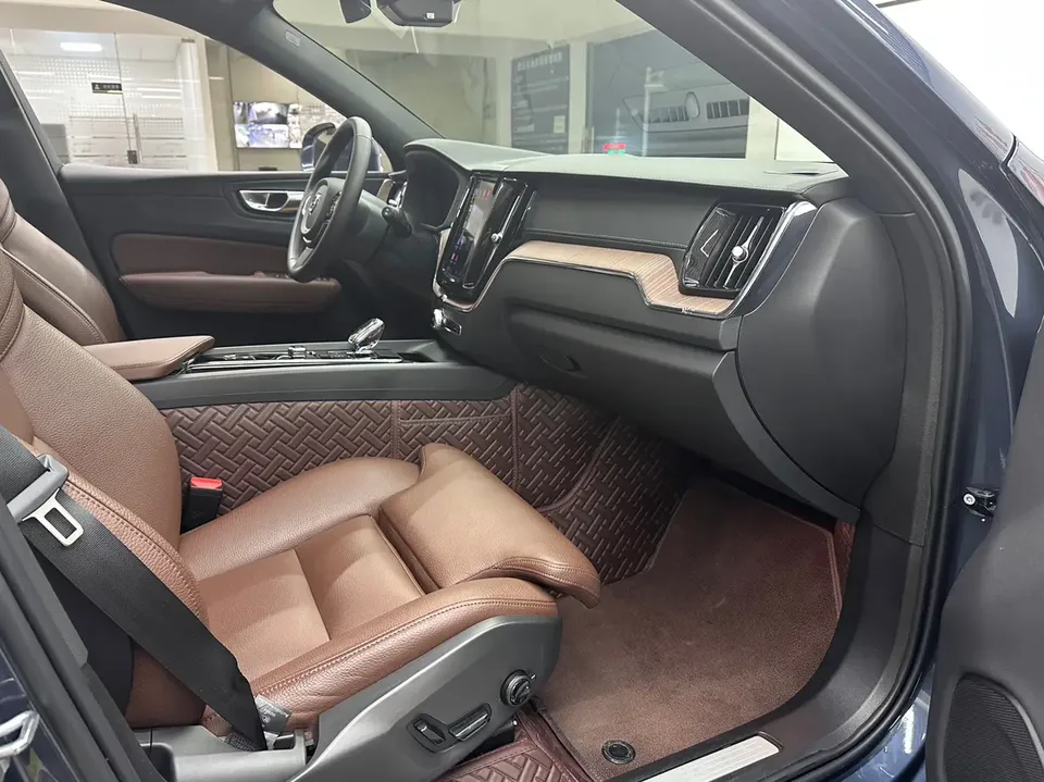 Volvo XC60 Volvo XC60 2024 B5 4WD Zhiyuan Deluxe Edition 2023 — миниатюра 3