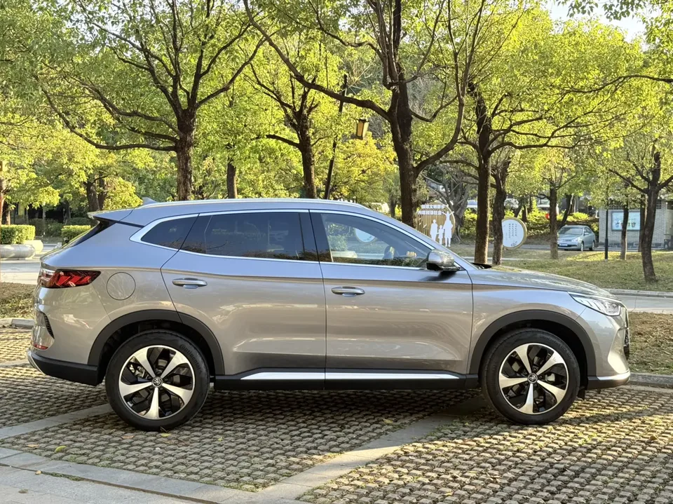 BYD Song PLUS DM Song PLUS DM 2021 DM-i 110KM 2WD Flagship PLUS 5G Edition 2023 — миниатюра 5
