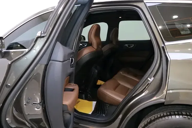 Volvo XC60 Volvo XC60 2022 B5 4WD Zhiyuan Deluxe Edition 2022 — thumbnail 4