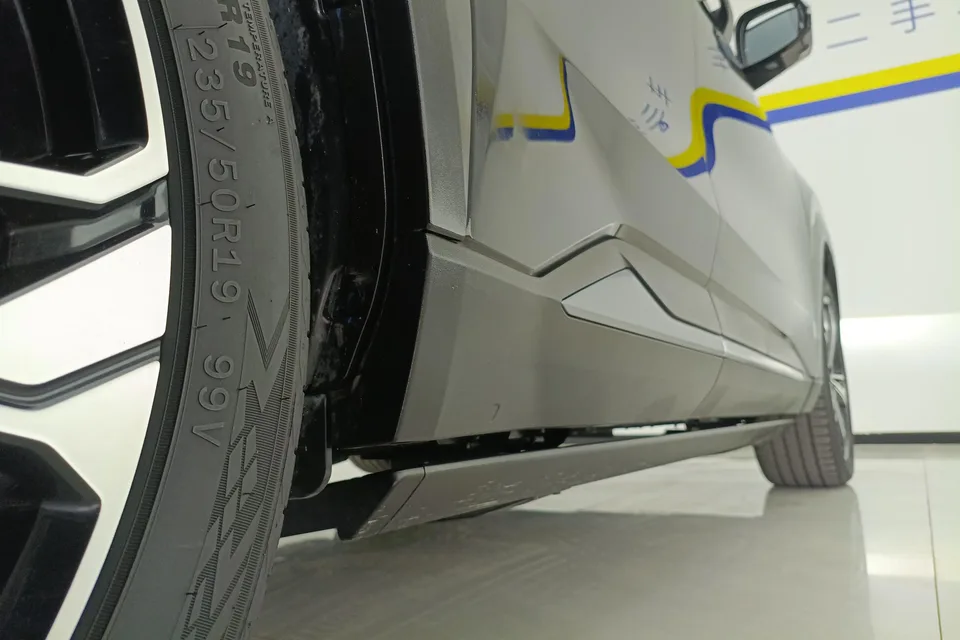 Geely Galaxy L7 1.5T DHT 115km MAX 2023 — миниатюра 2