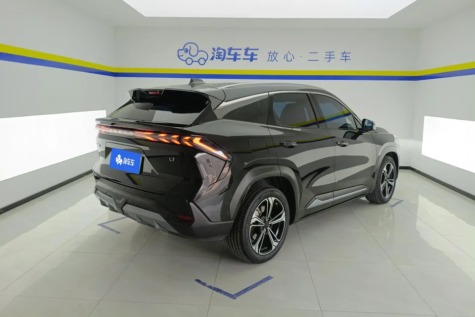 Geely Galaxy L7 2023