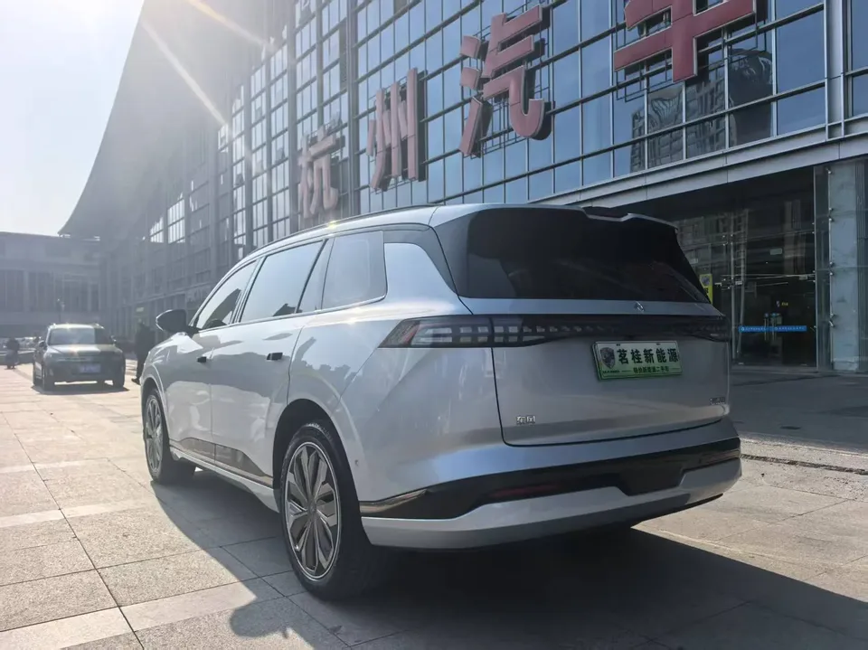 Dongfeng e008 636Max pure electric version 5 seats 2025 — миниатюра 2