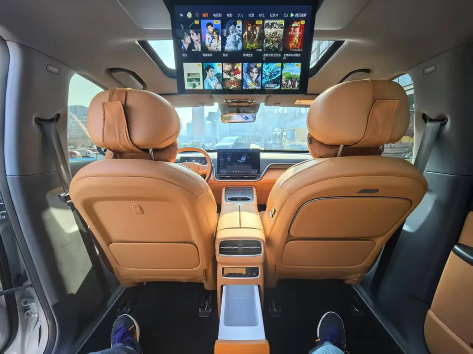 Dongfeng e008 636Max pure electric version 5 seats 2025 — миниатюра 3