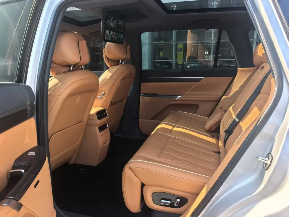 Dongfeng e008 636Max pure electric version 5 seats 2025 — миниатюра 4