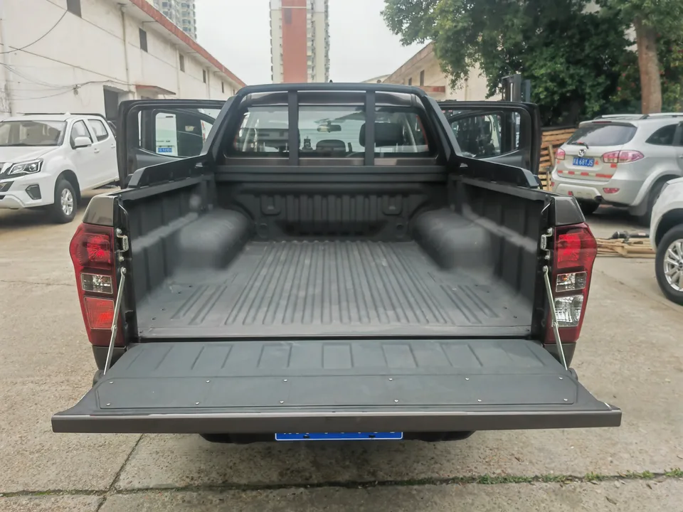 Isuzu Suzutaku 2.5T 2WD Automatic Pilot Edition National VI Extended Edition JE4D25Q6A 2023 — миниатюра 3