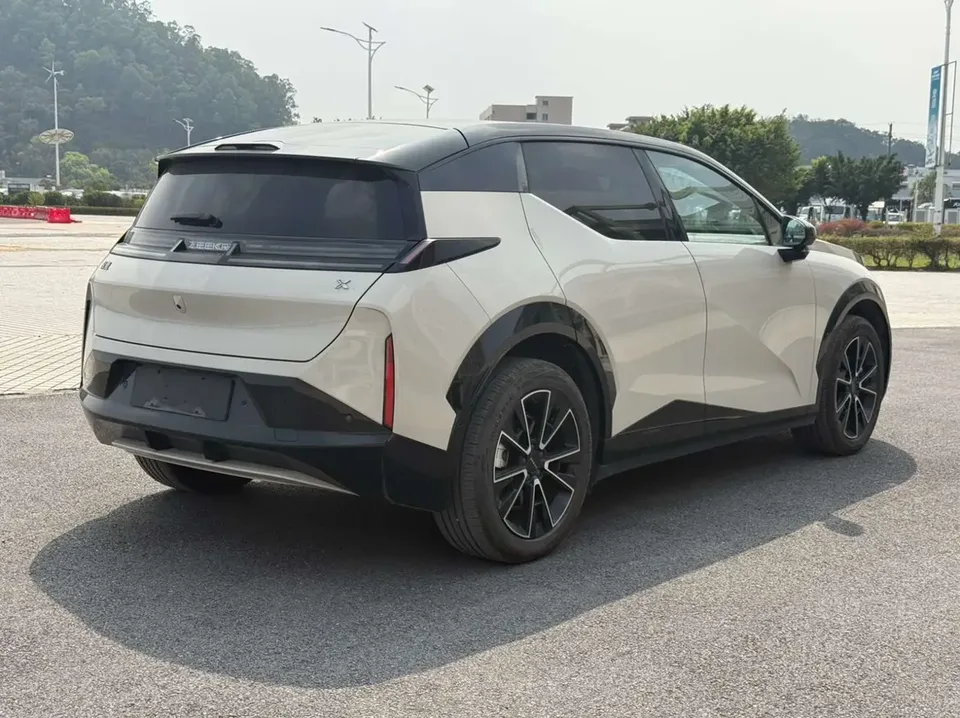 Zeekr X ZEEKR X 2025 four-seat rear-wheel drive cube version 2024 — миниатюра 2