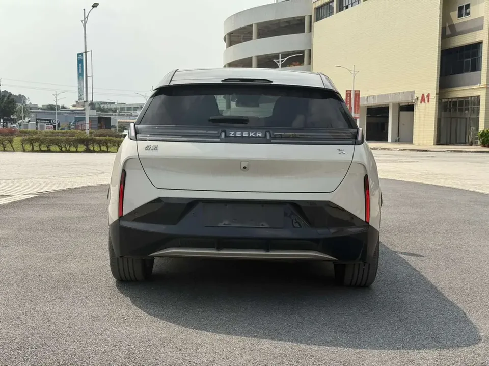 Zeekr X ZEEKR X 2025 four-seat rear-wheel drive cube version 2024 — миниатюра 4