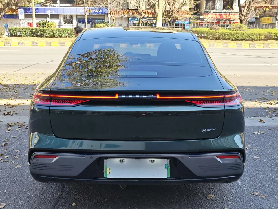 Geely Galaxy Star 8 PHEV 130km EM-i Premium Edition 2025 — миниатюра 2