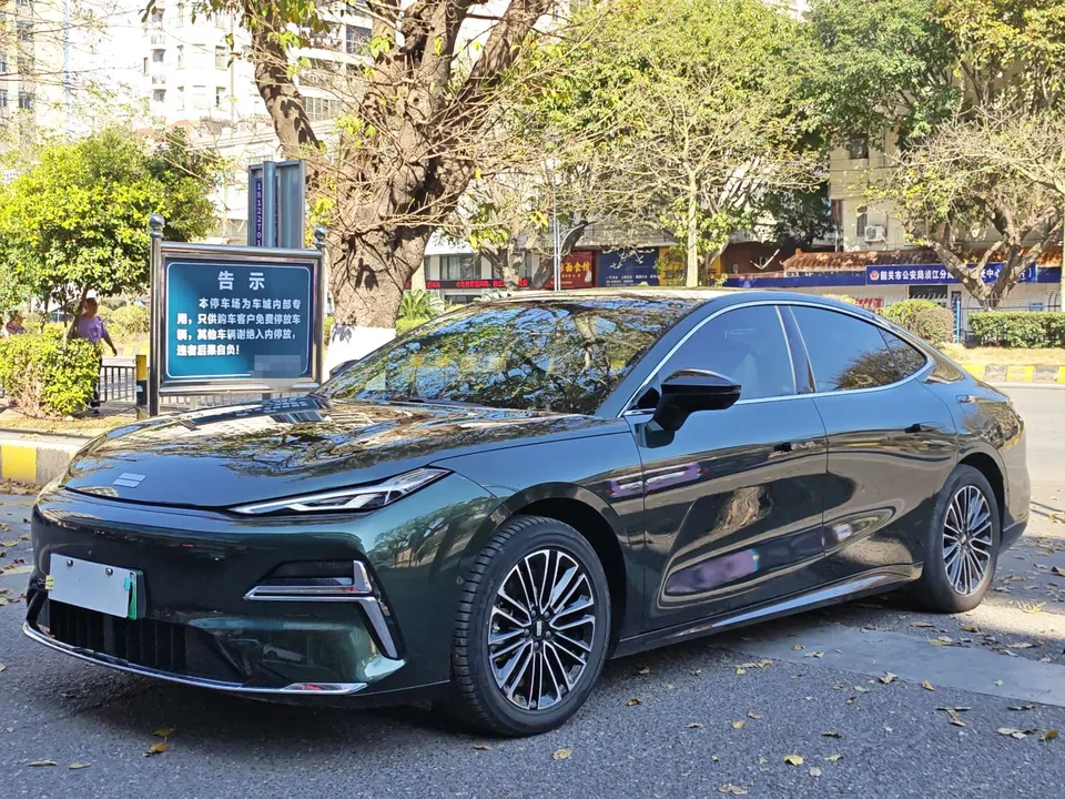 Geely Galaxy Star 8 PHEV 2025
