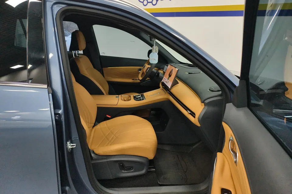 Geely Galaxy Starship 7 EM-i Galaxy Starship 7 EM-i 2025 120KM Pilot Edition 2025 — миниатюра 3