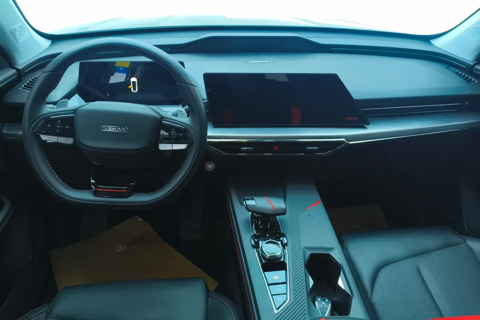 Oshan Changan Auchan Z6 Blue Whale 1.5T DCT smart collar model 2022 — миниатюра 4