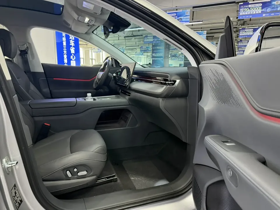 XPeng G6 Xpeng G6 2025 Pure Electric 625 Long Range Max Flagship Edition 2025 — thumbnail 3