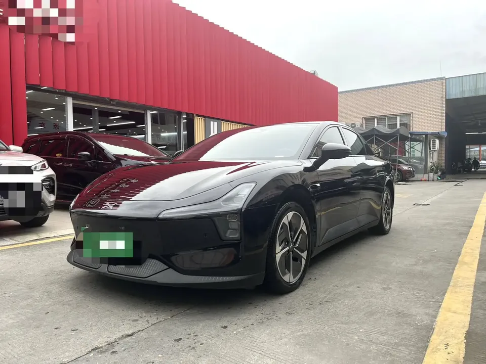 XPeng Xiaopeng MONA M03 2025