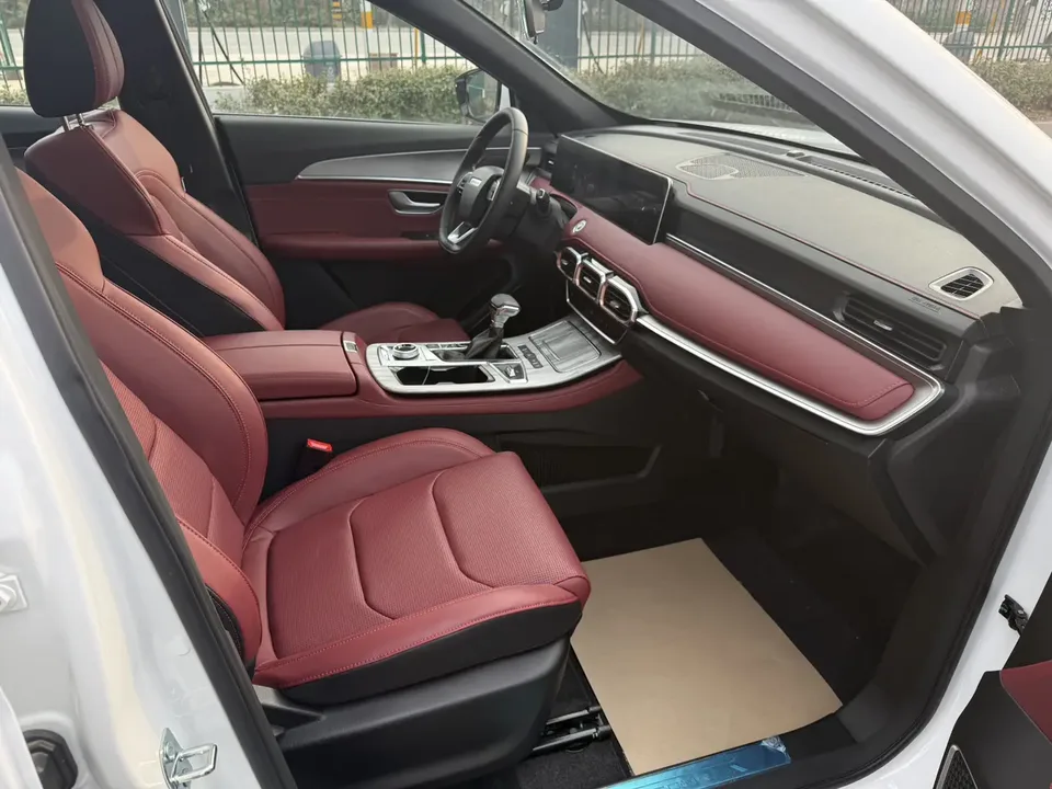 Jetour Jietu X70 PLUS Jietu X70 PLUS 2025 1.5T CVT Ultimate Edition PRO 5 Seaters 2026 — thumbnail 3