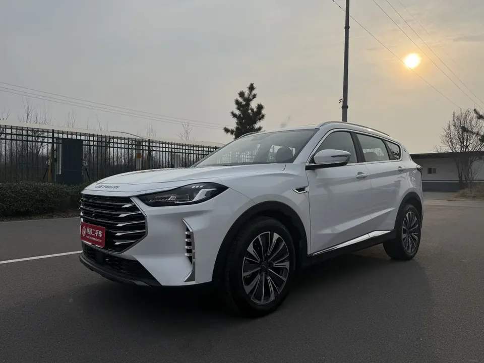 Jetour Jietu X70 PLUS Jietu X70 PLUS 2025 1.5T CVT Ultimate Edition PRO 5 Seaters 2026 — photo 1, buy with delivery to Moscow