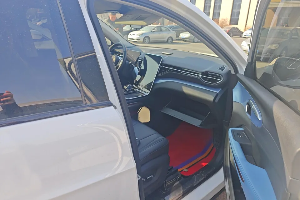 FAW Bestune T90 1.5T Automatic Premium Edition 2024 — миниатюра 3