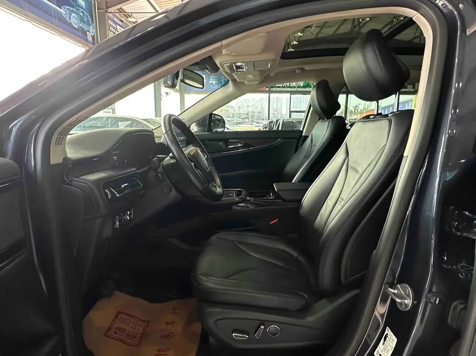 Lincoln Navigator Navigator 2021 2.0T 4WD Premium Edition 2022 — thumbnail 4