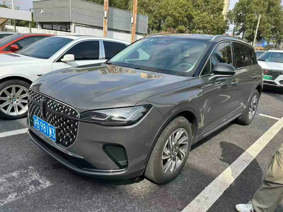Lincoln Adventurer 2023