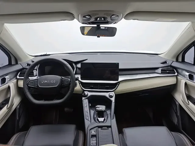Lynk & Co 06 EM-P Lynk & Co 06 EM-P 2023 PHEV Remix Pro 2025 — thumbnail 4