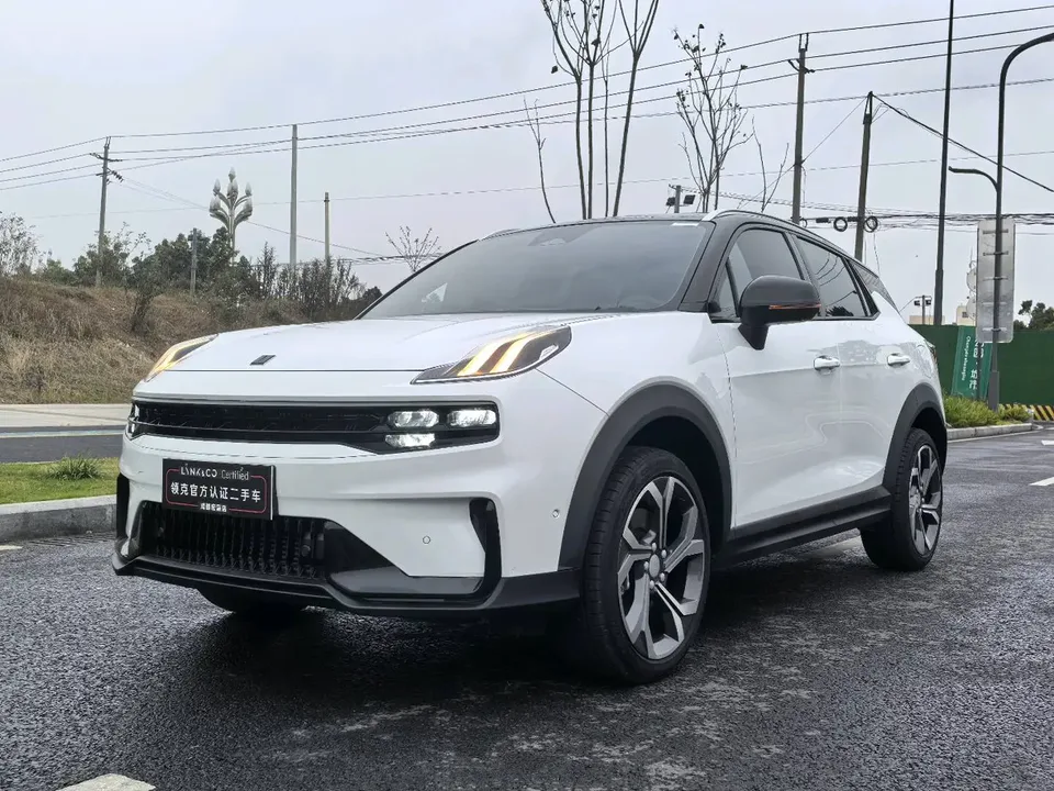 Lynk & Co 06 Lynk & Co 06 2023 Remix 1.5T JinHalo 2024 — photo 1, buy with delivery to Moscow