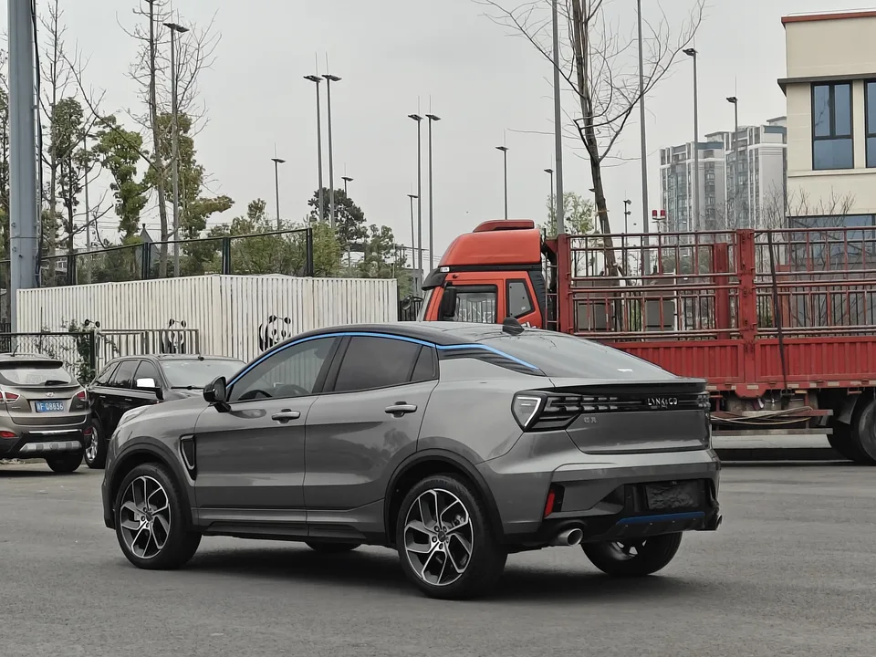 Lynk & Co 05 Lynk & Co 05 2022 2.0TD two-wheel drive shines Halo 2022 — миниатюра 2
