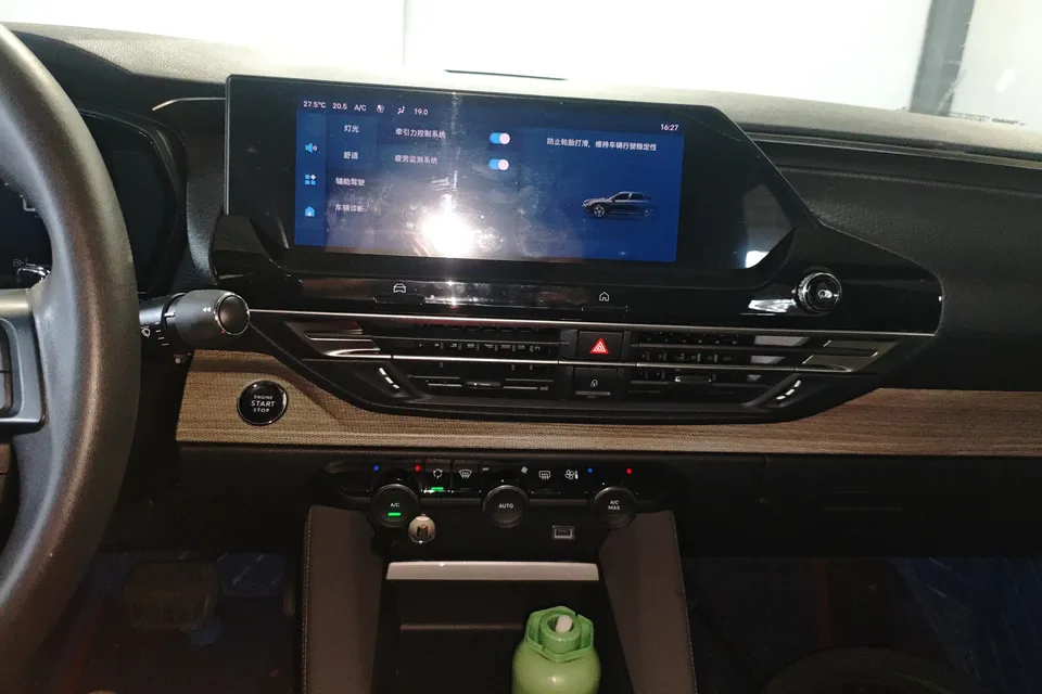 Citroen Versailles C5 X 1.6T Enjoy Extraordinary 2023 — миниатюра 4