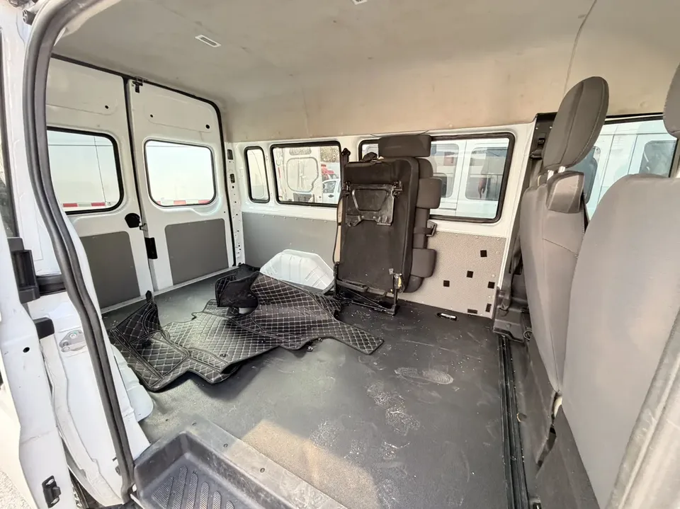 Jiangling Fushun 2.0T manual diesel short-axle mid-top commercial multi-purpose passenger car 5 seats 2024 — миниатюра 3