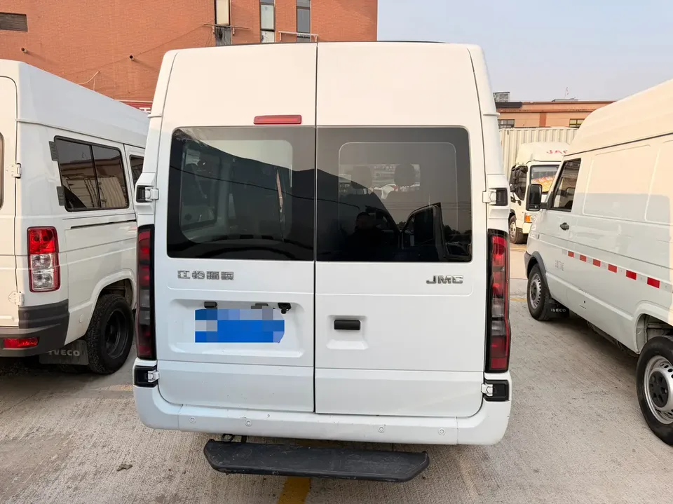 Jiangling Fushun 2.0T manual diesel short-axle mid-top commercial multi-purpose passenger car 5 seats 2024 — миниатюра 4