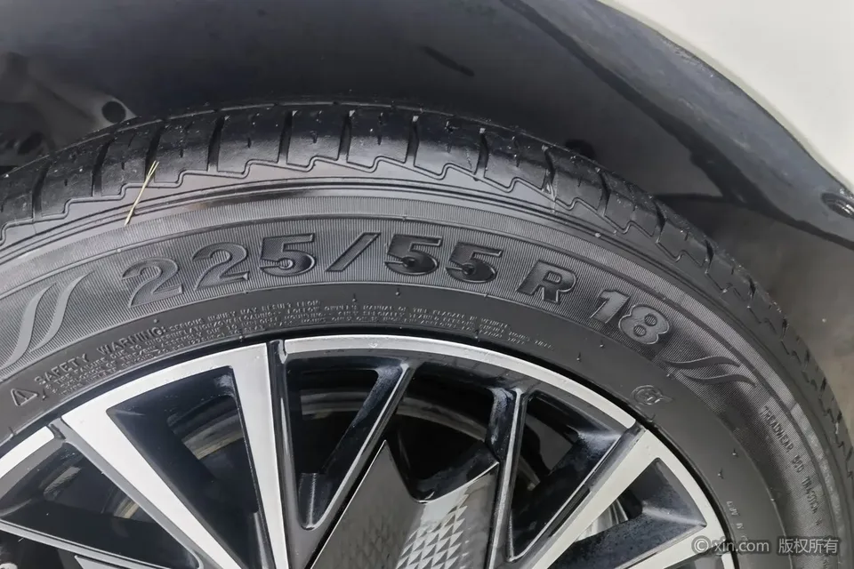 Roewe iMAX8 400TGI Premium Edition 2023 — миниатюра 3