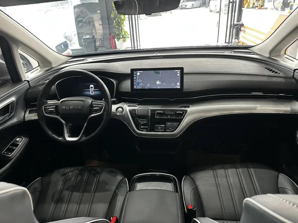 Roewe iMAX8 Roewe iMAX8 2022 400TGI flagship version 2023 — миниатюра 3