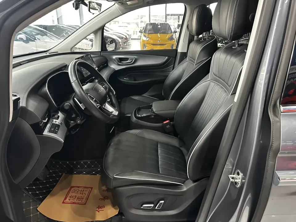 Roewe iMAX8 Roewe iMAX8 2022 400TGI flagship version 2023 — миниатюра 4