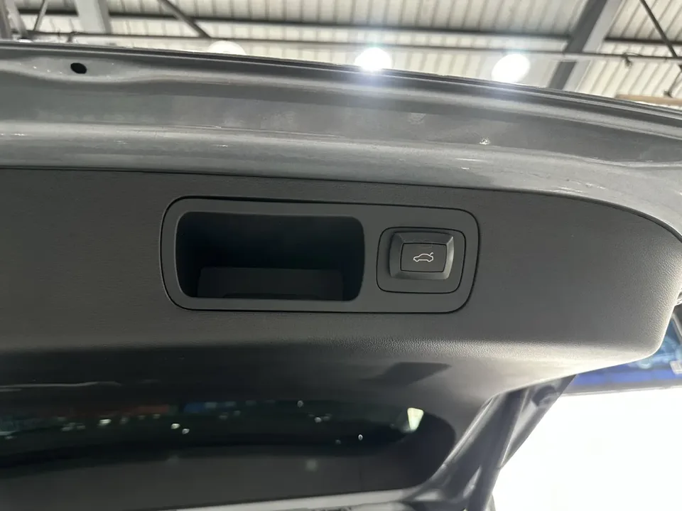 Roewe iMAX8 Roewe iMAX8 2022 400TGI flagship version 2023 — миниатюра 5