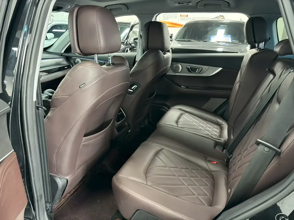 Chery Tiggo 8 Pro 290T 2WD Storm Edition 5 Seaters 2023 — миниатюра 3